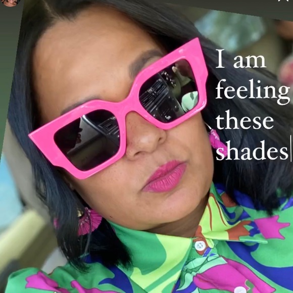 Meet your Posher, Rosa - Picture 1 of 2